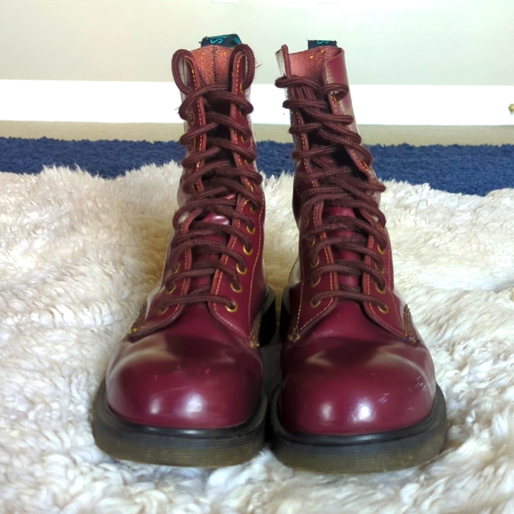 Solovair 11 Eye Steel Toe Southerner Derby Boots